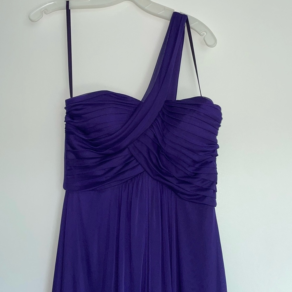 Beautiful formal dress size 8.